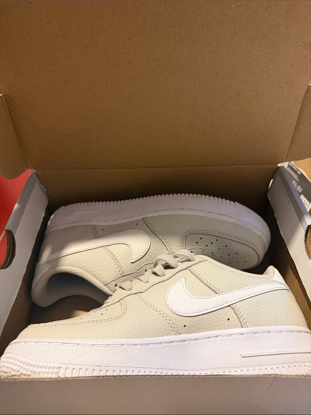 Kids Low-Top Sneakers in Beige and White